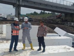 Jelang Arus Mudik, Kapolsek Conggeang Sumedang Tinjau Progres Pembangunan Tol Cisumdawu