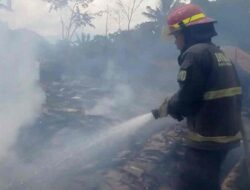 Korsleting Listrik, Rumah Semi Permanen di Arjasari Ludes Terbakar