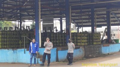 Jamin Ketersediaan Stok Sembako dan Gas Elpiji 3 Kg, Polsek Tanjungsari Sumedang Pantau ke Distributor