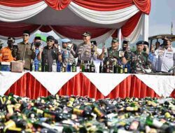 Polresta Bandung Musnahkan Belasan Ribu Botol Miras, Petasan Hingga Knalpot Bising