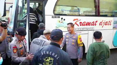 Polresta Bandung Berangkatkan 200 Warga di Program Mudik Gratis 2023