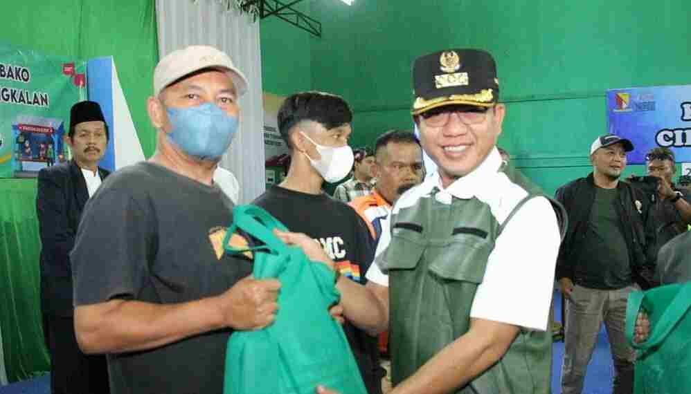 Paket sembako pengemudi opang