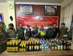 Ratusan Botol Miras Disita Satpol PP Sumedang di Warung Kelontong pada Malam Takbiran