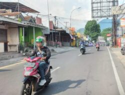 Hari Kedua Lebaran, Jalan Ir Soekarno Jatinangor Sumedang Lenggang Pengendara