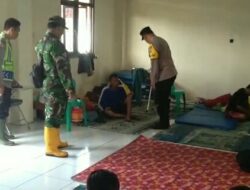 Rumah Terendam Banjir, Sejumlah Warga Dayeuhkolot Terpaksa Ngungsi