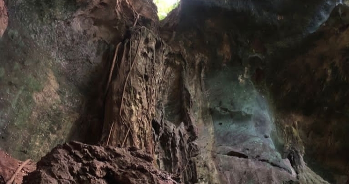 Goa Batu Gelap, Kalimantan Timur