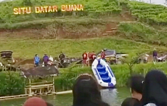 Wisatawan tenggelam