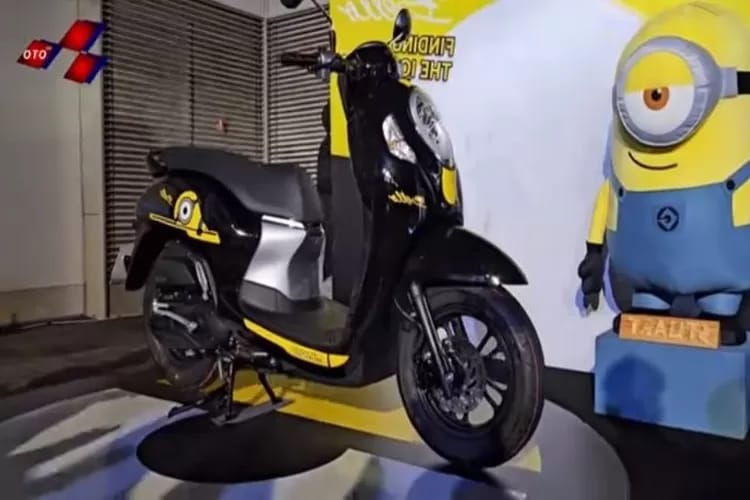 Honda Scoopy Minions