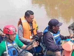 Tim SAR Bentuk 2 Regu Cari Pemuda Tenggelam di Sungai Citarum