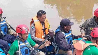 Tim SAR Bentuk 2 Regu Cari Pemuda Tenggelam di Sungai Citarum