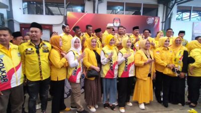 Resmi, Lady Puspita Mendaftarkan Diri Menjadi Bacaleg Golkar Dapil 5