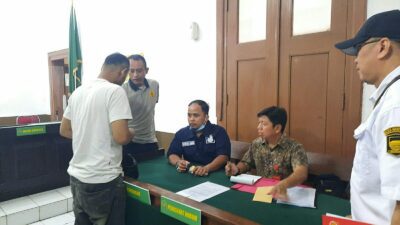 Jualan di Zona Merah, Belasan PKL di Bandung Diseret ke Pengadilan