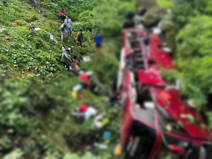 Bus masuk jurang di Guci