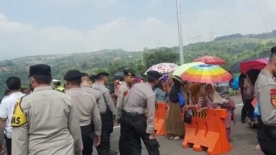 Warga di Sumedang Blokir Tol Cisumdawu Gegara Ganti Rugi, CKJT Dinilai Jadi Pihak Paling Bertanggungjawab