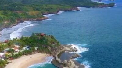 Pantai Klayar Jawa Timur