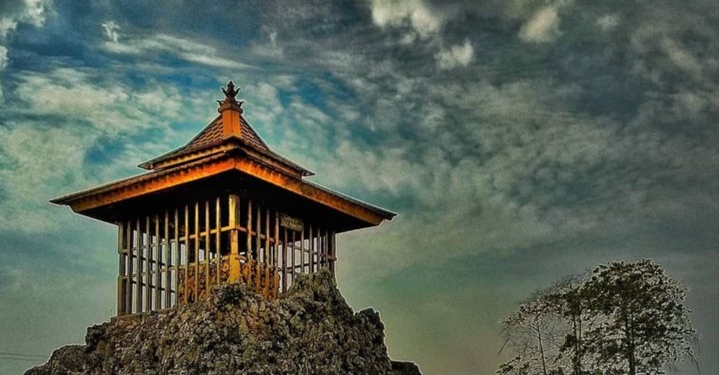 Taman Wisata Goa Sunyaragi