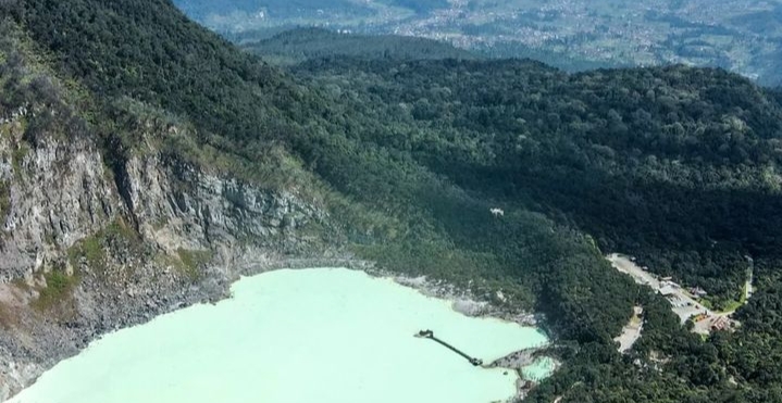 Kawah Putih di Jawa Barat