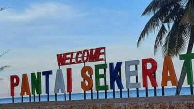 Pesona Alam Pantai Sekerat