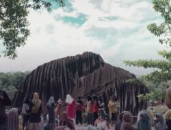 Menikmati Keindahan Alam Batu Belimbing di Kalimantan Barat: Destinasi Wisata yang Memukau