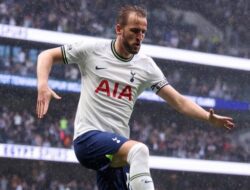 Paris Saint-Germain Berusaha Merekrut Harry Kane dari Tottenham Hotspur