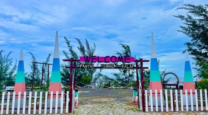 Pantai Tebing Kalap Kalimantan Tengah