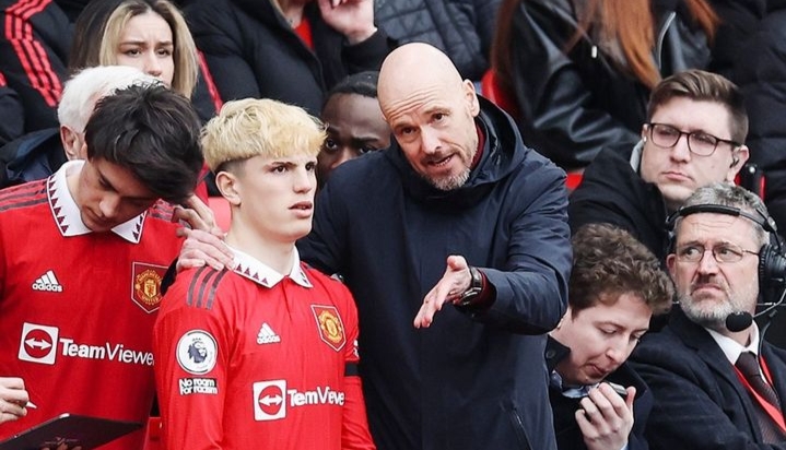 Manchester United Perlu Strategi dan Belanja yang Cerdas
