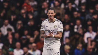 Tottenham Hotspur Mengejar Robin Koch dari Leeds United