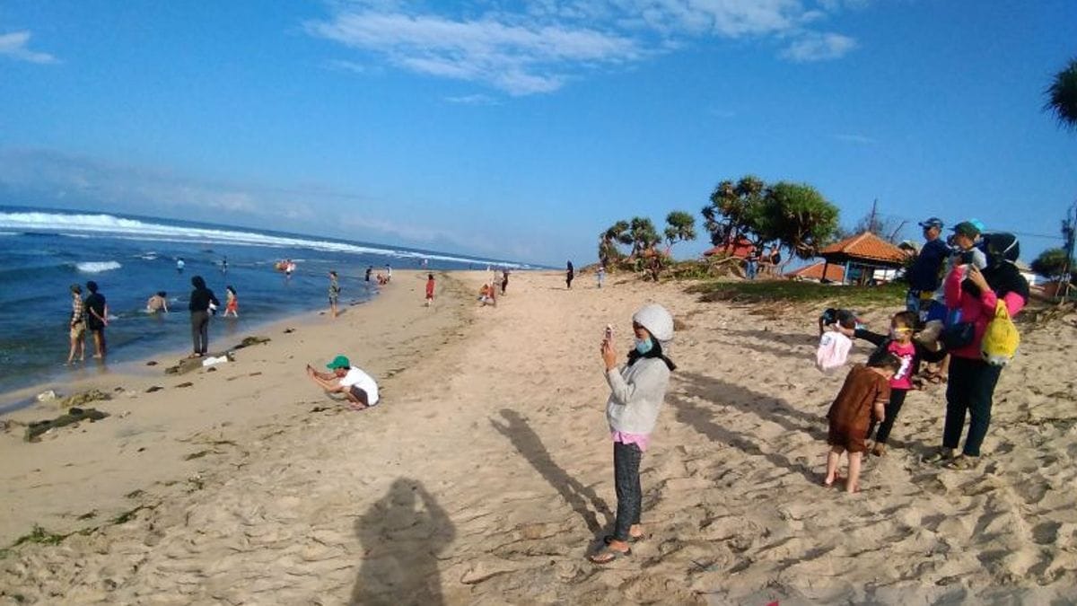 Pantai Sayang Heulang Garut