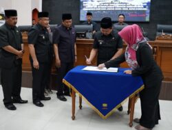 Akhir Masa Jabatan Bupati dan Wakil Bupati Dony-Erwan Resmi Diumumkan DPRD Sumedang