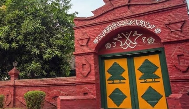 Gua Sunyaragi Jawa Barat