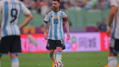 Debut Lionel Messi