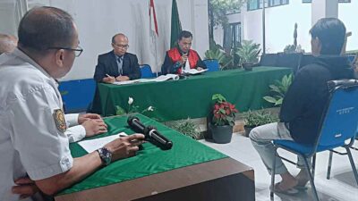 Jual Ratusan Botol Miras Ilegal, Seorang Pria di Bandung Disidang Tipiring