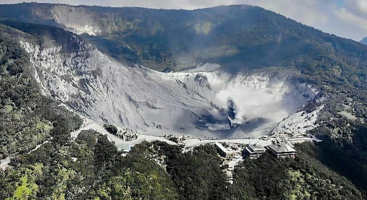 Gunung Tangkuban Parahu