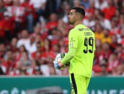 Kiper Porto, Diogo Costa, Memilih Bertahan di Klub dan Menepis Spekulasi Manchester United