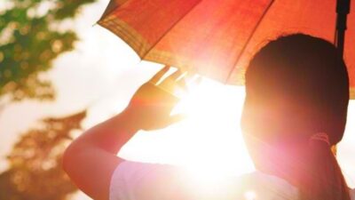 Tips Mencegah Dehidrasi saat Cuaca Panas dan Pentingnya Minum Air Putih