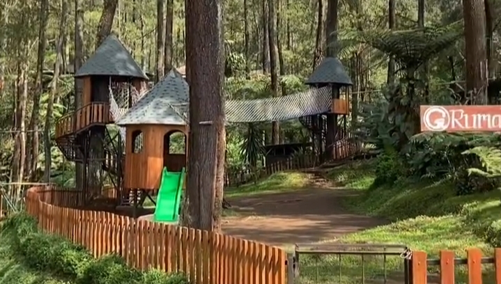 Terminal Wisata Grafika Cikole Jawa Barat