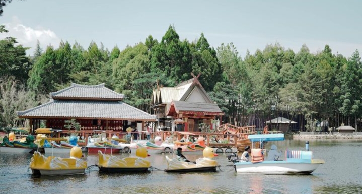 Wisata Floating Market Lembang