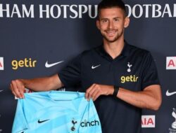 Guglielmo Vicario Resmi Bergabung dengan Tottenham Hotspur Sebagai Kiper Baru