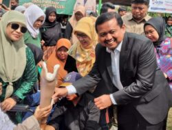 Keluarga Bakrie, Salurkan 7 Ekor Sapi ke Warga Desa Pasirnanjung Sumedang