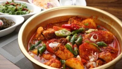 Mengapa Makan Makanan Pedas Bisa Menyebabkan Sakit Perut