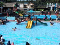 Menghabiskan Waktu Libur Sekolah, Enaknya Mandi di Kolam Renang Panyindangan Sumedang