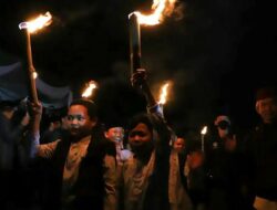 Mewarnai Tahun Baru Islam 2023, Warga Bandung Tumpah Ruah Ikuti Pawai Obor