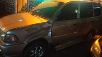 Pengendara Motor Menabrak Kijang
