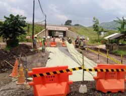 Rusak Akibat Proyek Tol Cisumdawu, Jalan Legok-Paseh-Conggeang-Buahdua Sumedang Akan Diperbaiki Agustus Nanti
