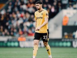 Napoli Berjuang Merekrut Max Kilman dari Wolves: Ambisi Klub untuk Memperkuat Pertahanan