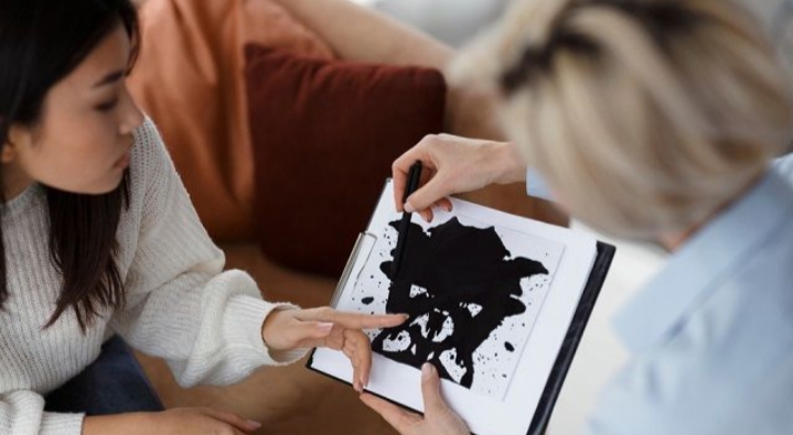 Mengungkap Keunikan Rorschach Test