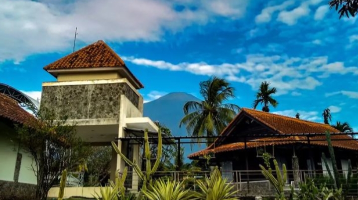 Menikmati Keindahan Alam dan Fasilitas Menarik di Tirta Sanita