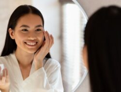 Mengatasi Kulit Kering dengan Emolien: Pelembab Efektif untuk Kelembapan Kulit