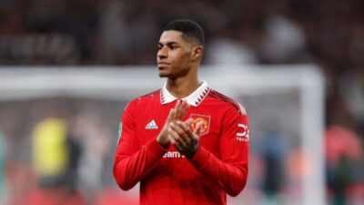 Rashford Bertahan di Manchester United