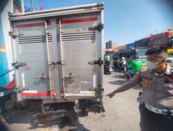 Terios Hantam Mobil Box dan Pengemudi Motor di Jalan Bandung-Garut, Korban Luka-luka